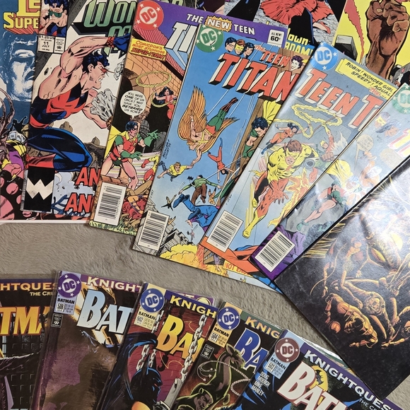 DC Comics Collection - Picture 3 of 4